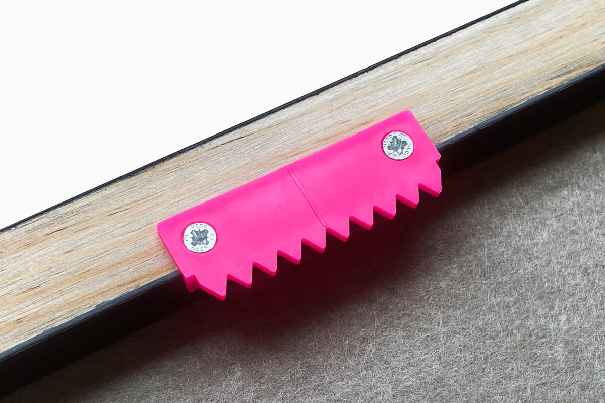 Todos nuestros productos incluyen un sistema de montaje GRATUITO y patentado, adecuado para cualquier tipo de pared.