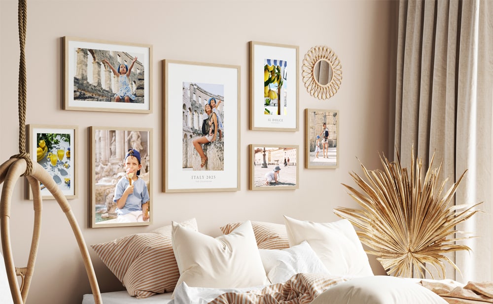 Frames<sup>®</sup> donano alle tue foto un look di lusso con una cornice a cassetta senza tempo — elegante e pronta da appendere.