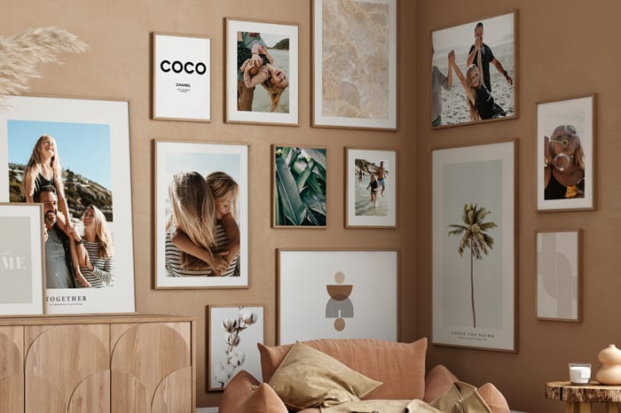 Frames<sup>&reg;</sup> Large photo frames, ultra-light, super stylish and very low priced.